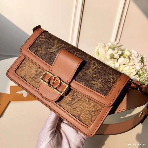 Aaa replica ru Spring Louis Show） Vuitton Bag（2019 Belt 0711